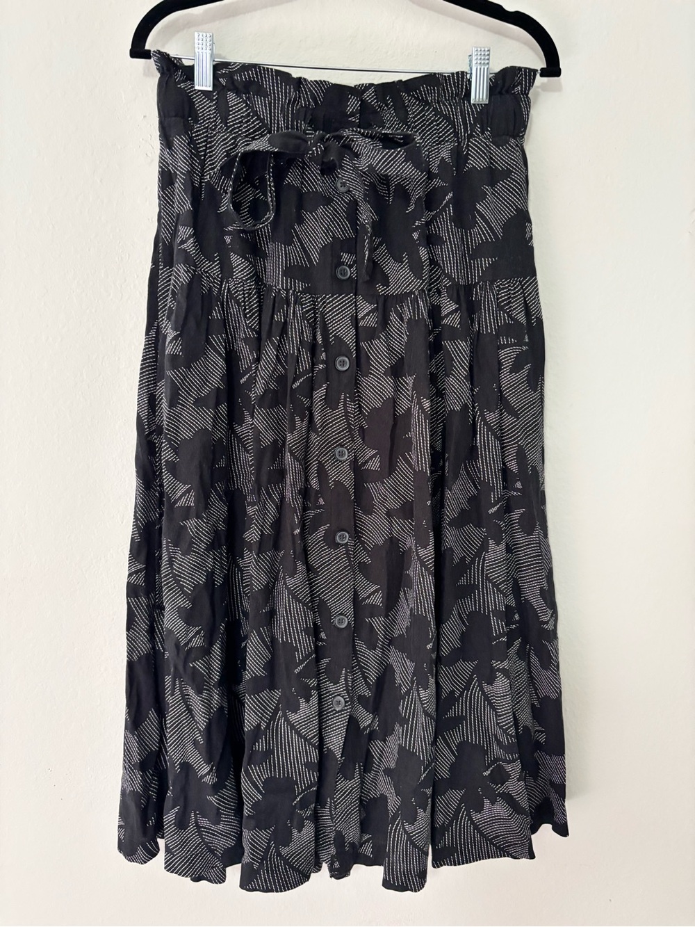 Universal Thread Black Leaf Print Button Midi Skirt S